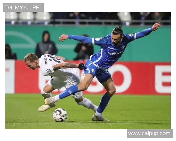 沙尔克04客场逼平法兰克福,止颓势仍未挽回 沙尔克04客场逼平法兰克福,止颓势仍未挽回