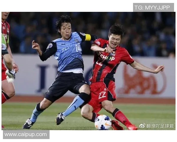 清水心跳与鸟栖砂岩的精彩对决展现足球魅力与团队精神 清水心跳与鸟栖砂岩的精彩对决展现足球魅力与团队精神